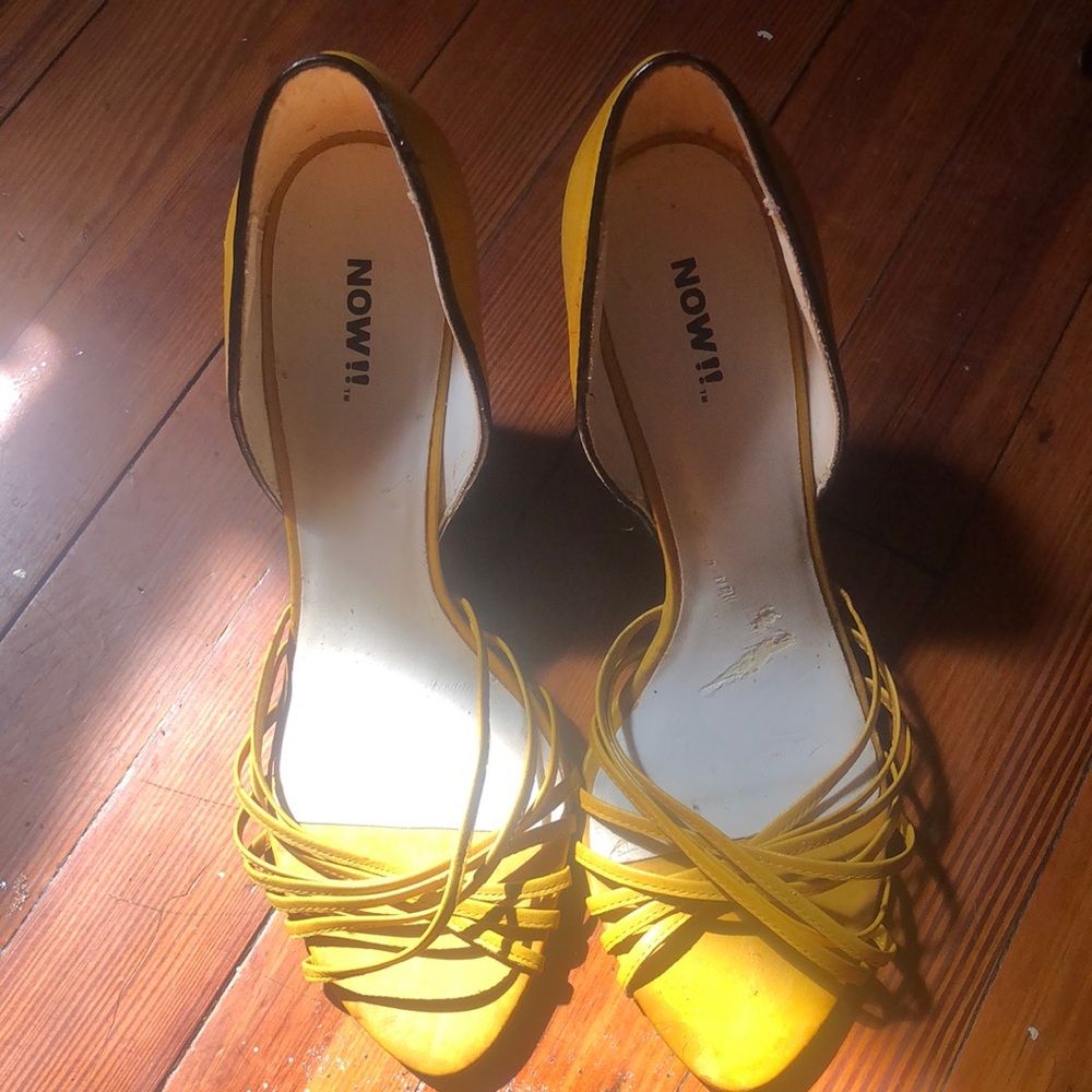 YELLOW HEELS!!!!